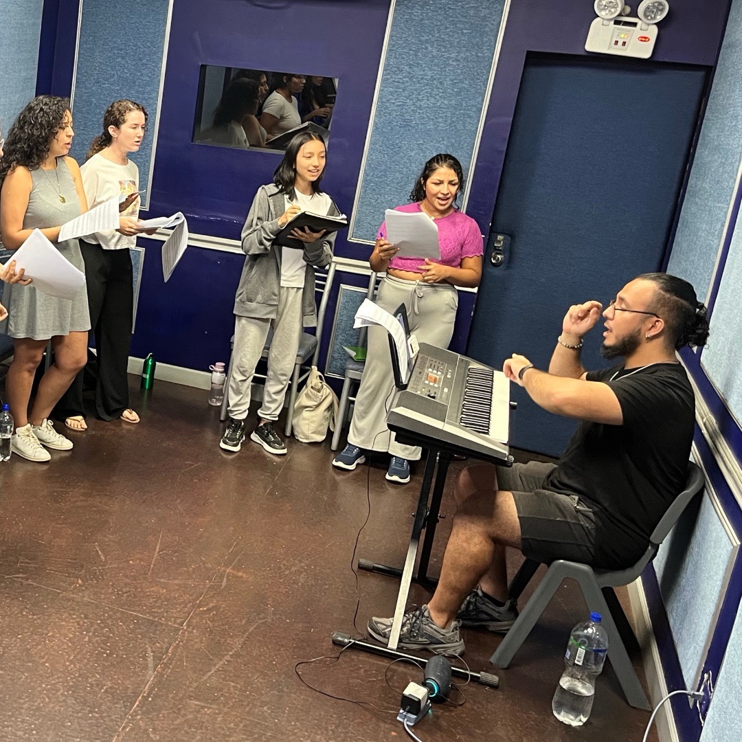 El canto en el teatro musical: Una relación entre disciplinas