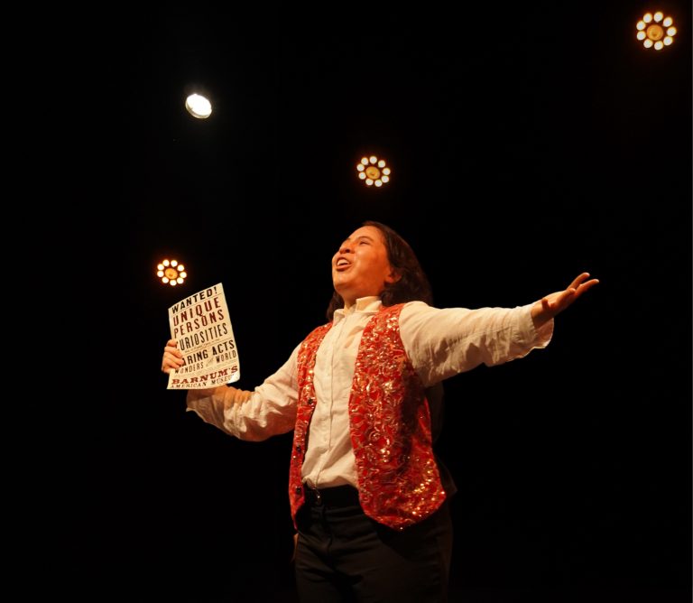 Cómo el Teatro Musical Ayuda a Jóvenes a Afrontar la Ansiedad