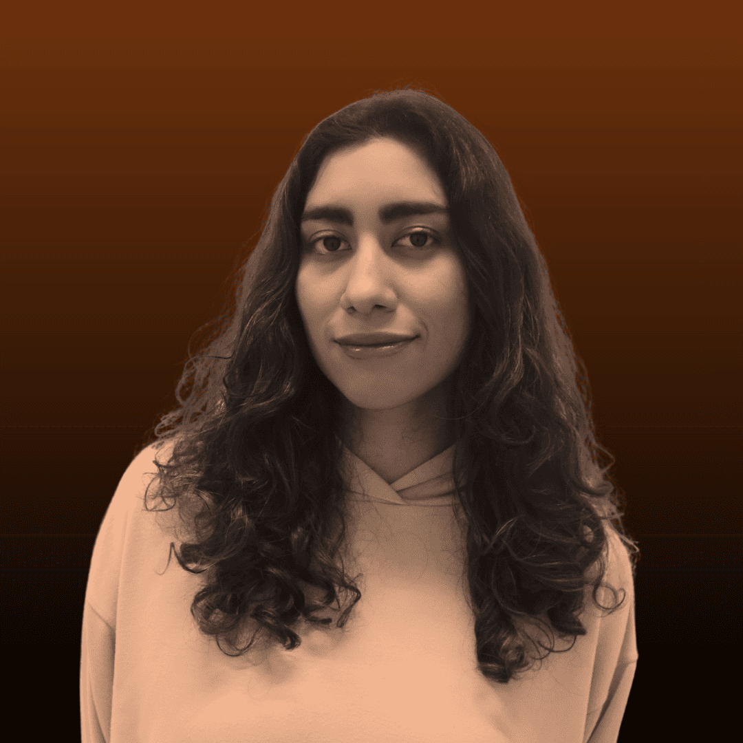 Andrea Alvarado como Ensamble