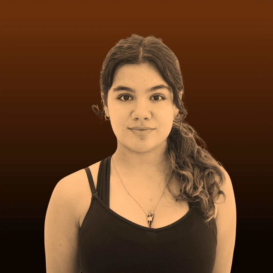 Kira Wackett como Hermes